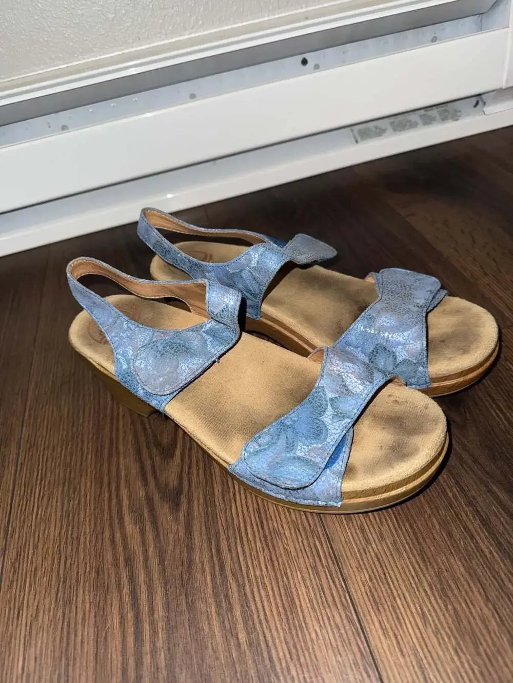 Dansko Sonnet Wedge Sandals Size 42 Blue Floral Leather